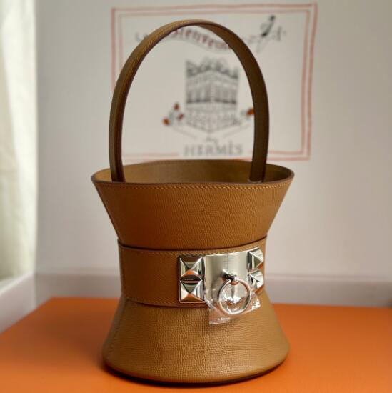 【エルメス HERMES】ミニ メドール ハンドバッグ ヴォーエプソン セサミ シルバー金具 W刻印（100％手縫い）
